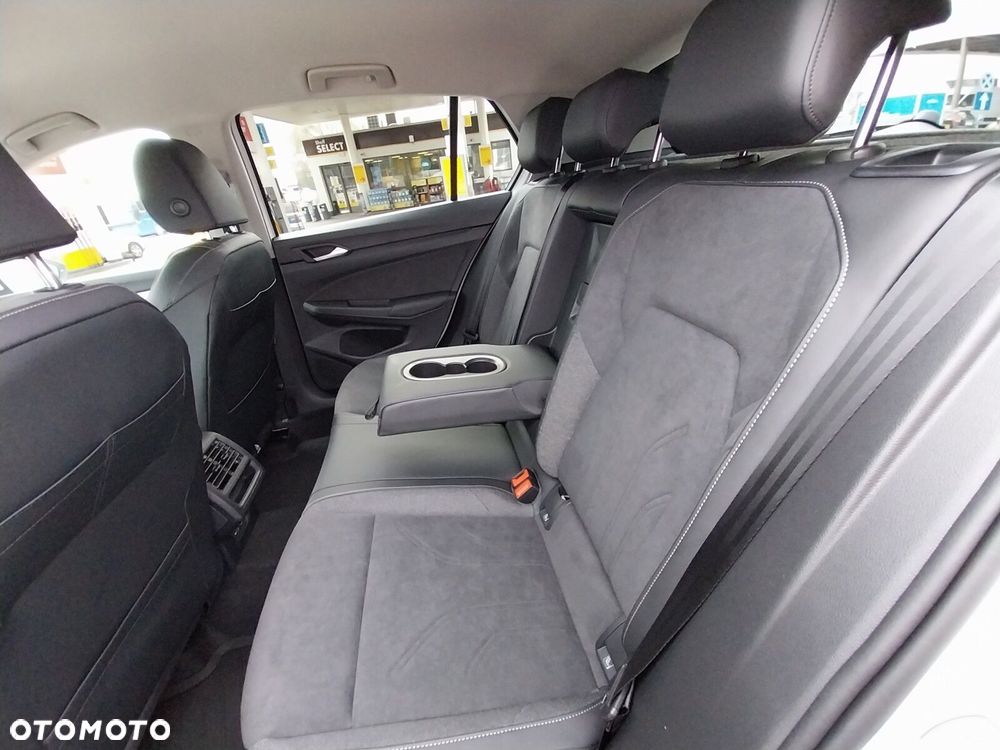 Volkswagen Golf - 11