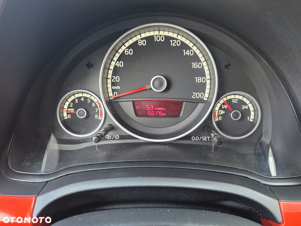 Volkswagen up! groove - 18