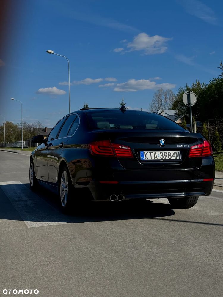 BMW Seria 5 528i - 8