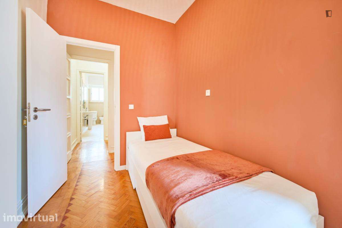 Quarto - localizado em Arroios Lisbon - Grande imagem: 5/18
