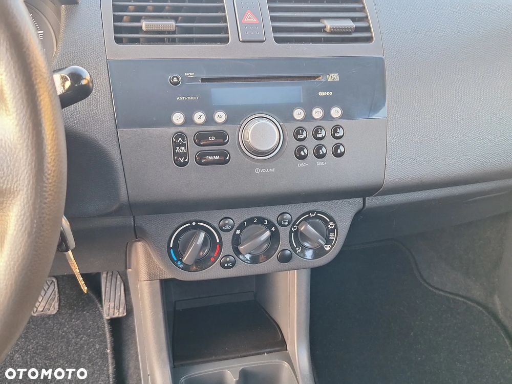 Suzuki Swift 1.3 Club dance - 25