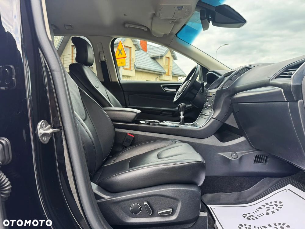 Ford Edge 2.0 TDCi 4x4 Titanium - 26