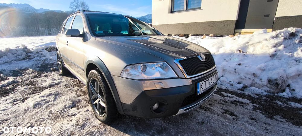 Skoda Octavia Scout 2.0 TDI DPF - 2