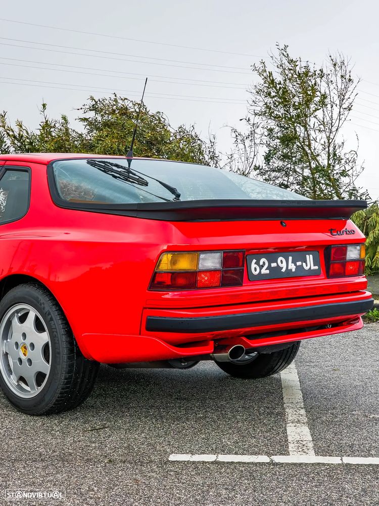 Porsche 944 Turbo - 4