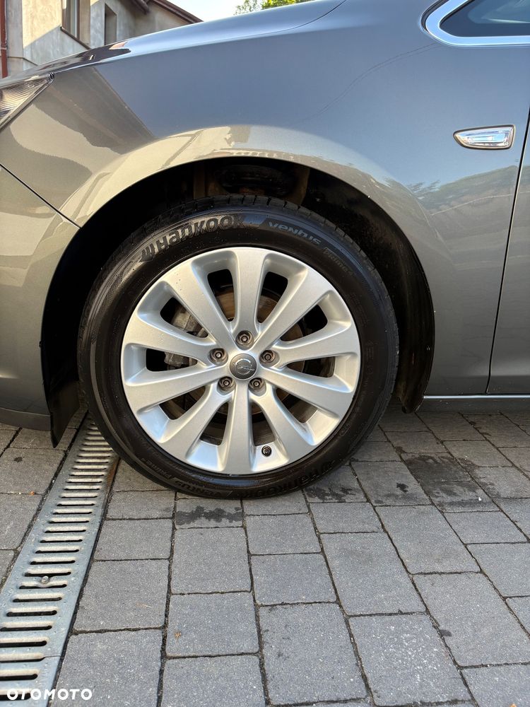 Opel Astra 1.4 T Executive - 18