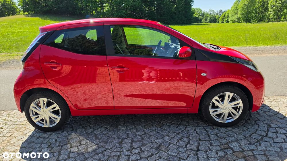 Toyota Aygo x-play touch - 7
