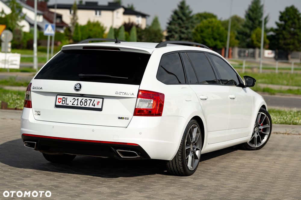 Skoda Octavia 2.0 TDI (Green tec) 4x4 DSG RS - 10