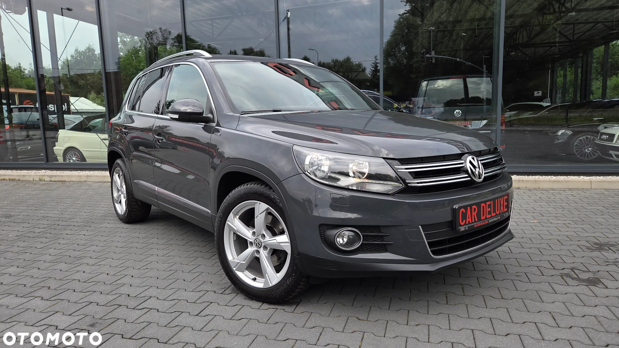 Volkswagen Tiguan 2.0 TDI DPF BlueMotion Technology Lounge Sport & Style - 2
