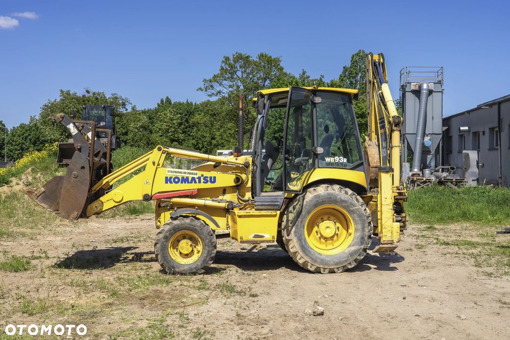 Komatsu WB93R-5 - 1