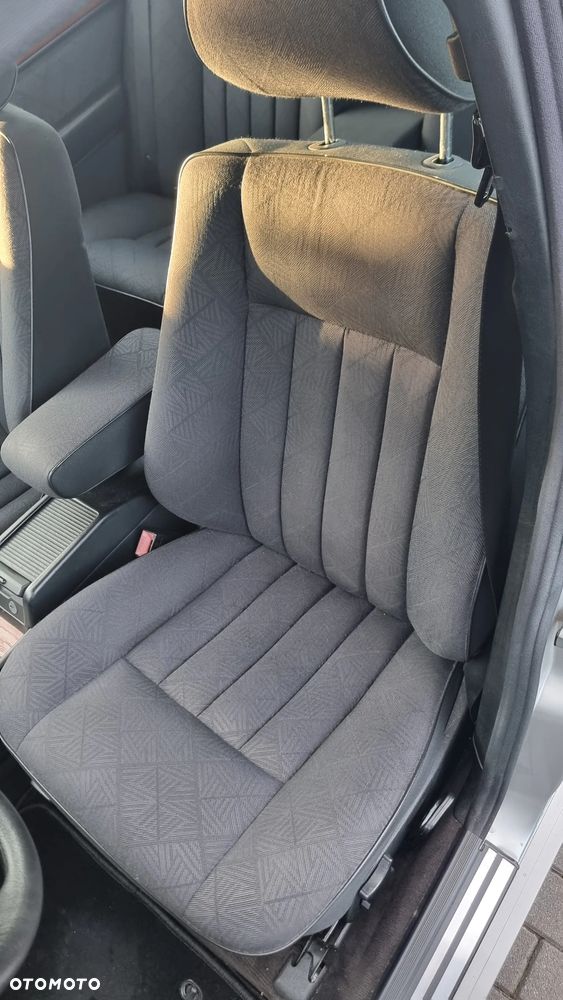 Mercedes-Benz W124 (1984-1993) - 22
