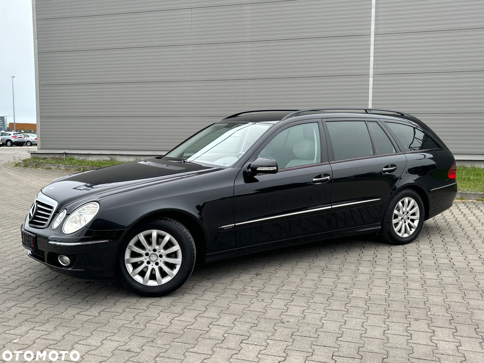 Mercedes-Benz Klasa E 200 T Kompressor Elegance - 23