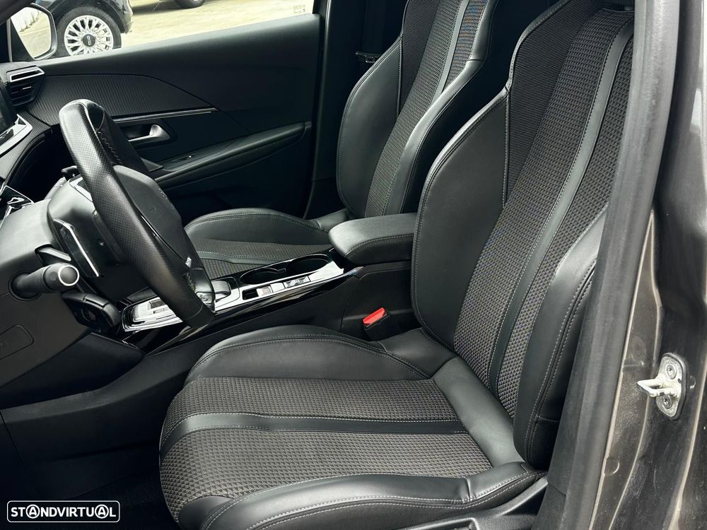 Peugeot 208 1.2 PureTech GT EAT8 - 7