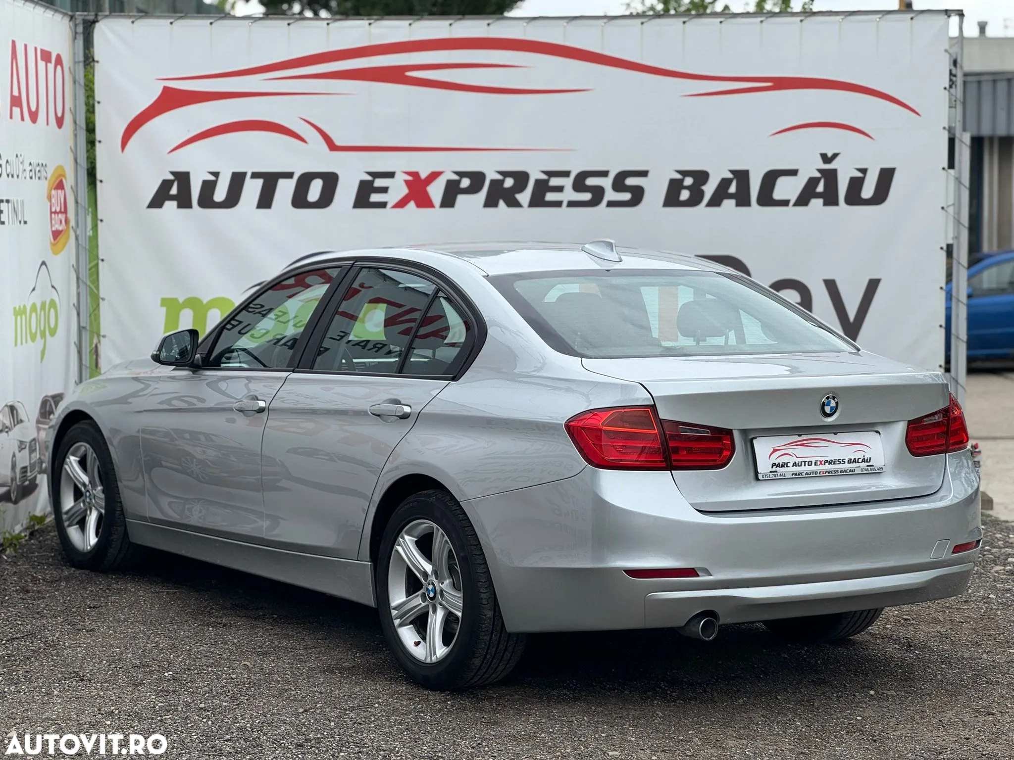 BMW Seria 3 318d Touring Aut. - 3