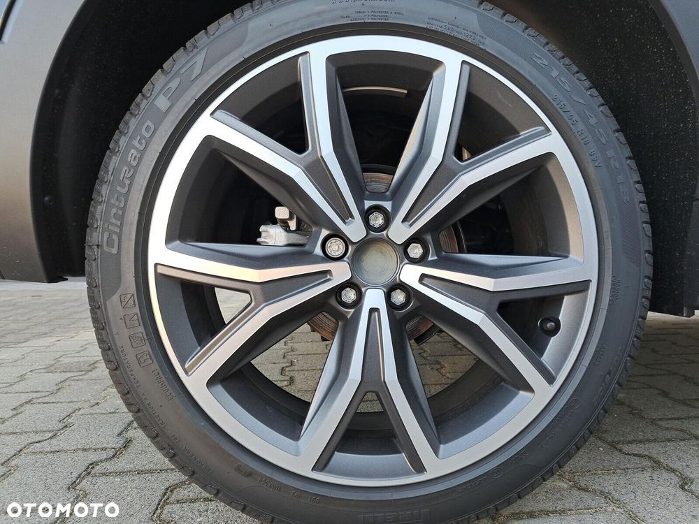 Volkswagen T-Cross - 18