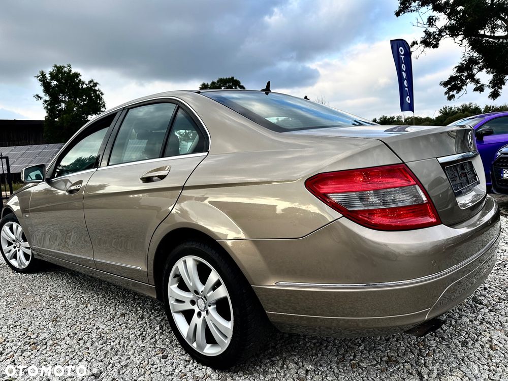 Mercedes-Benz Klasa C 180 Kompressor BlueEFFICIENCY Elegance - 24