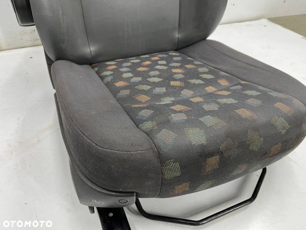 Fotele Mercedes Vito Viano W639 03-14r. siedzisko oparcie kierowcy z podłokietnikiem - 6