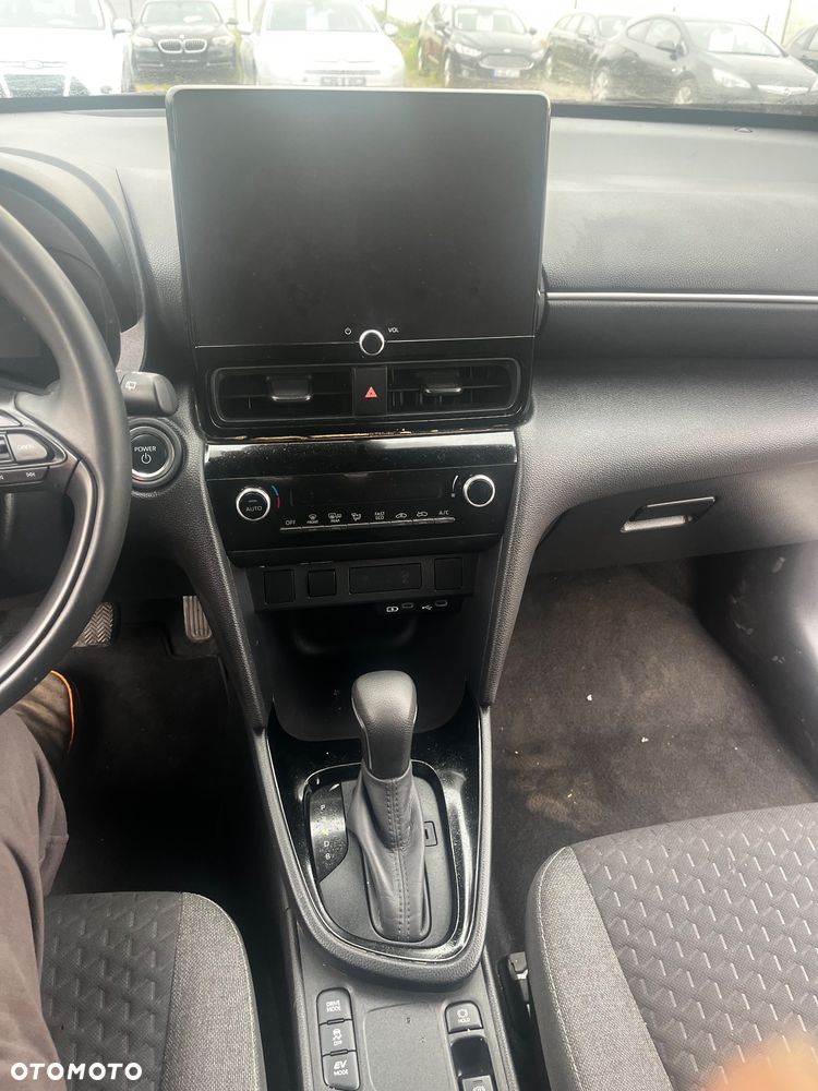 Toyota Yaris Cross - 12