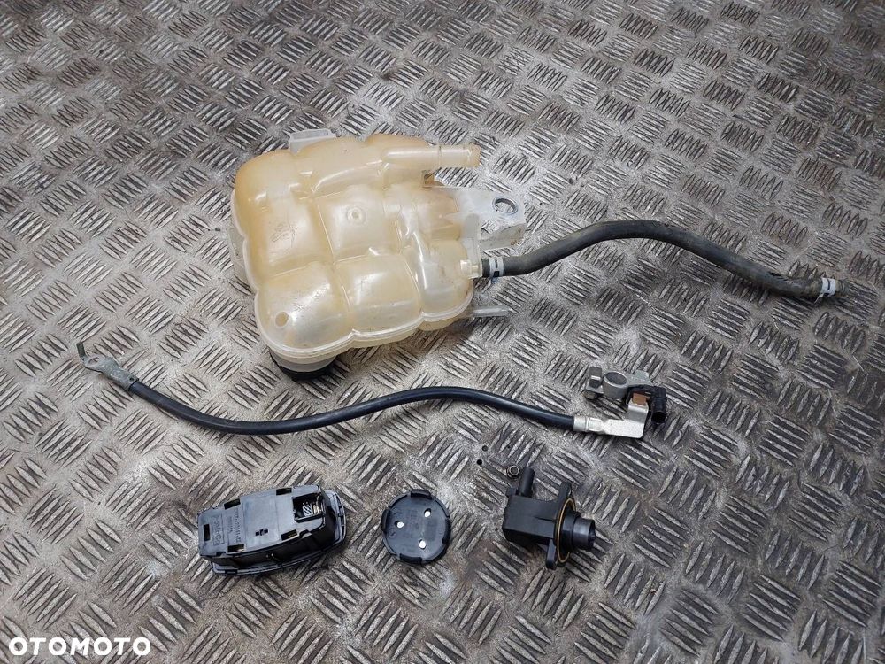 ZBIORNICZEK WYRÓWNAWCZY ZAWÓR PRZEŁĄCZNIK ŚWIATEŁ FORD FOCUS MK4 1.0 B - 9