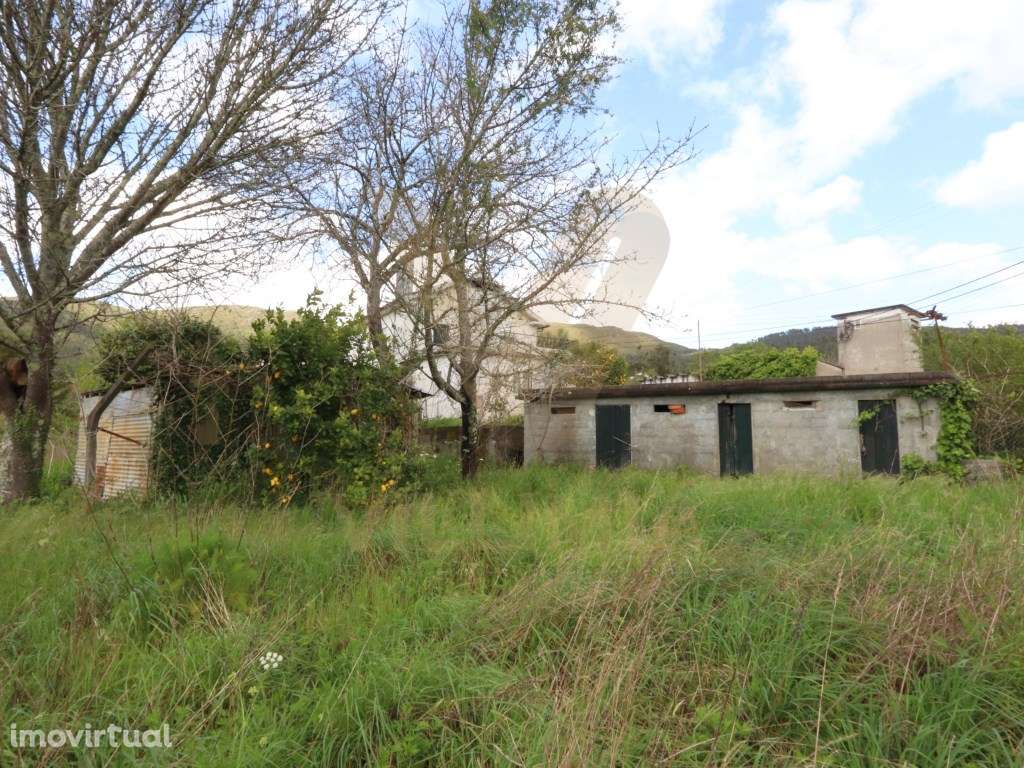 Terreno Urbanizável com 1.400 m² (Possibilidade de Destaque) - More... - Grande imagem: 5/10