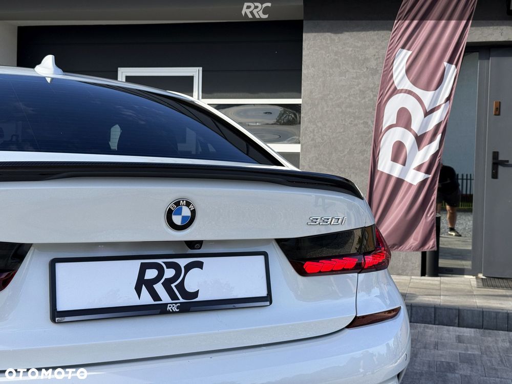 BMW Seria 3 330i M Sport - 39