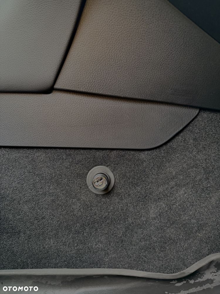 Toyota Camry 2.5 Hybrid Executive CVT - 13