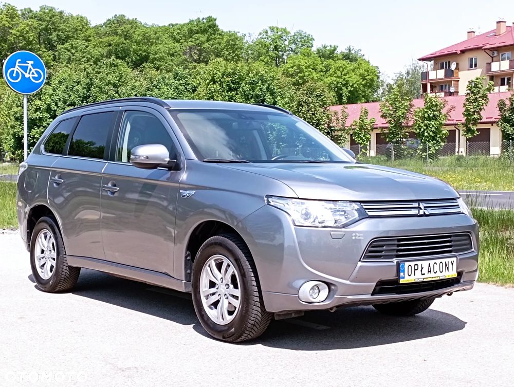 Mitsubishi Outlander 2.0 4WD Top - 13