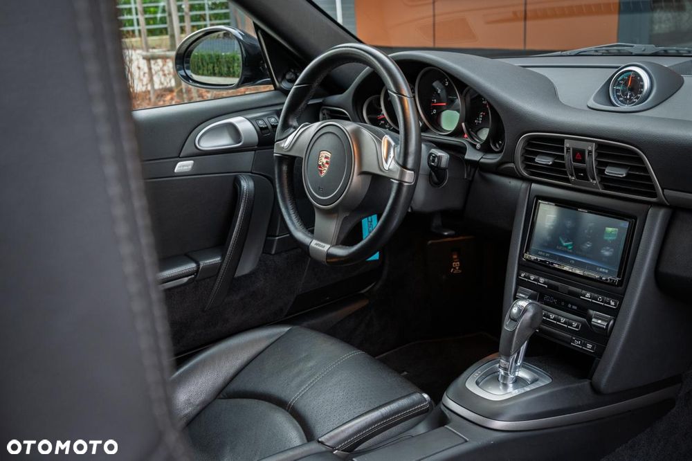 Porsche 911 Carrera PDK - 30