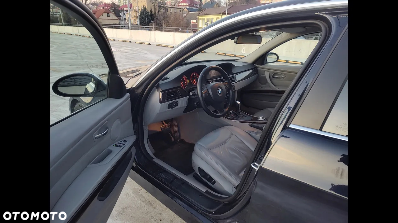 BMW Seria 3 330xi - 20