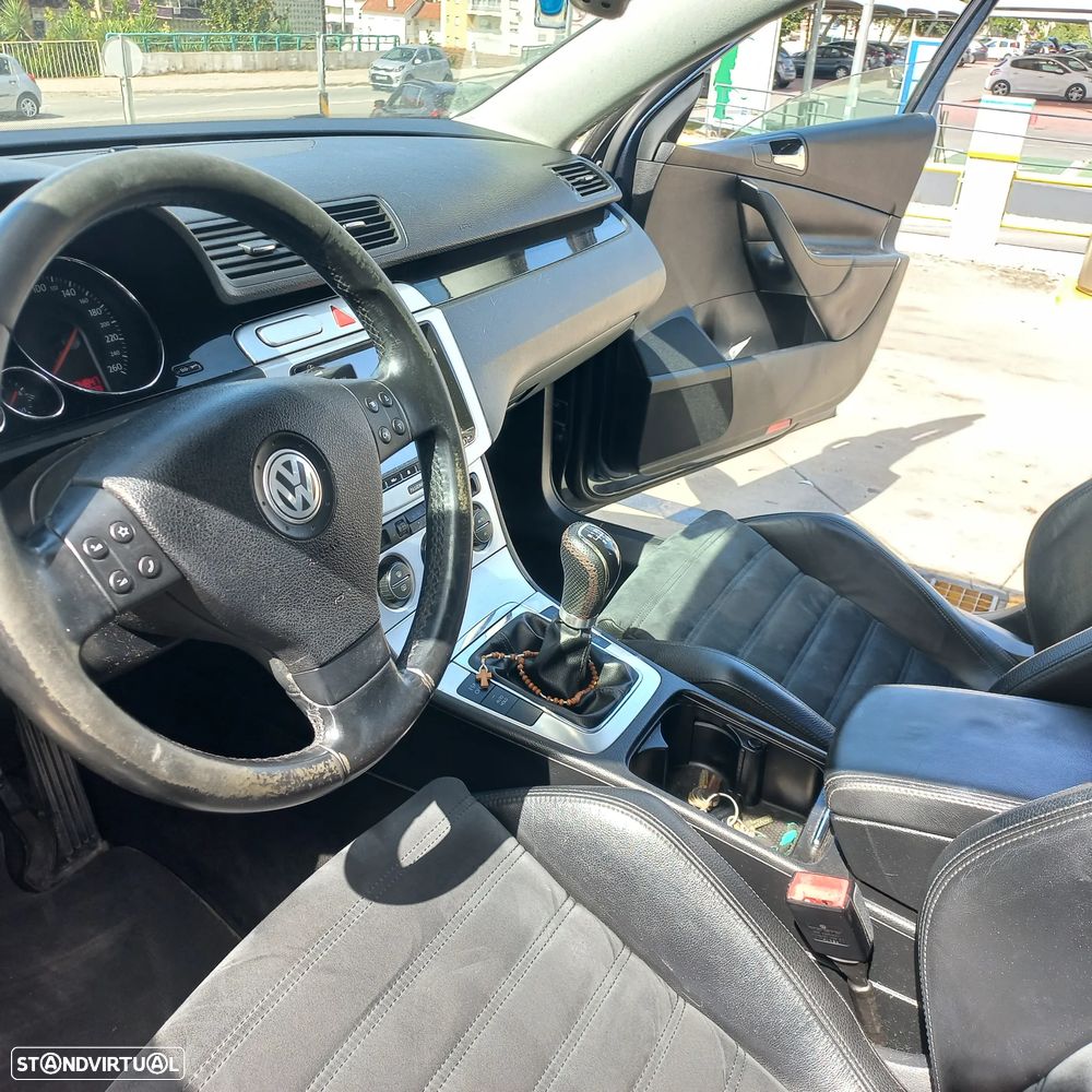 VW Passat 2.0 TDI Highline - 14