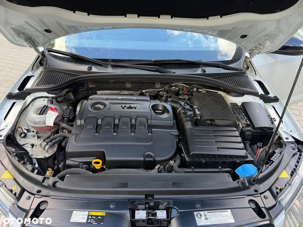 Skoda Octavia 2.0 TDI DSG RS - 31