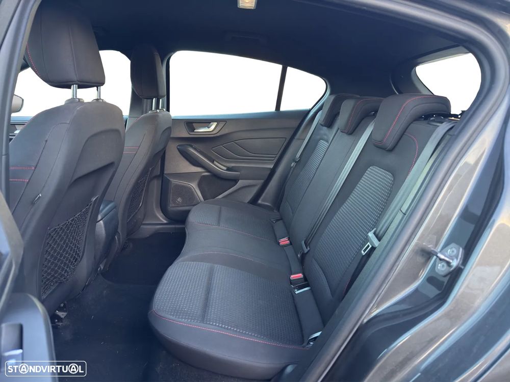 Ford Focus 1.0 EcoBoost Hybrid ST-LINE DESIGN - 12