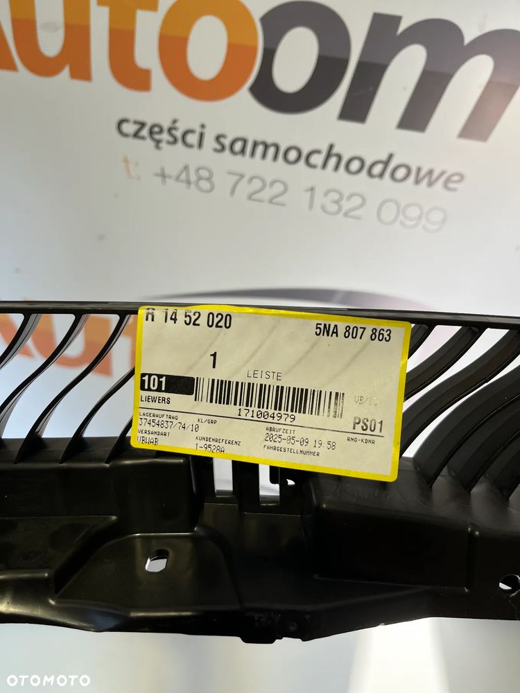 VW Tiguan II ślizg środkowy zderzaka tył  5NA807863 - 3