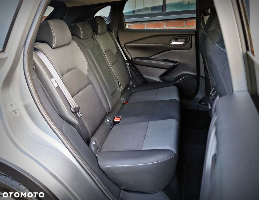 Nissan Qashqai 1.3 DIG-T N-Connecta DCT - 23