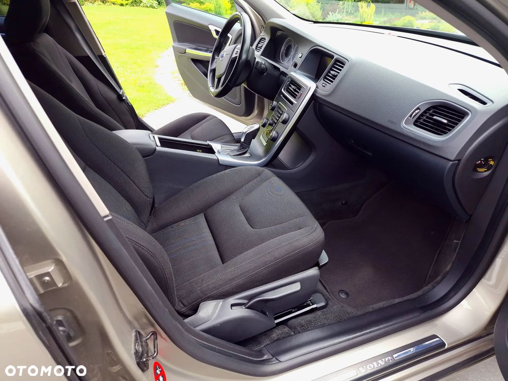 Volvo S60 D2 Kinetic - 16