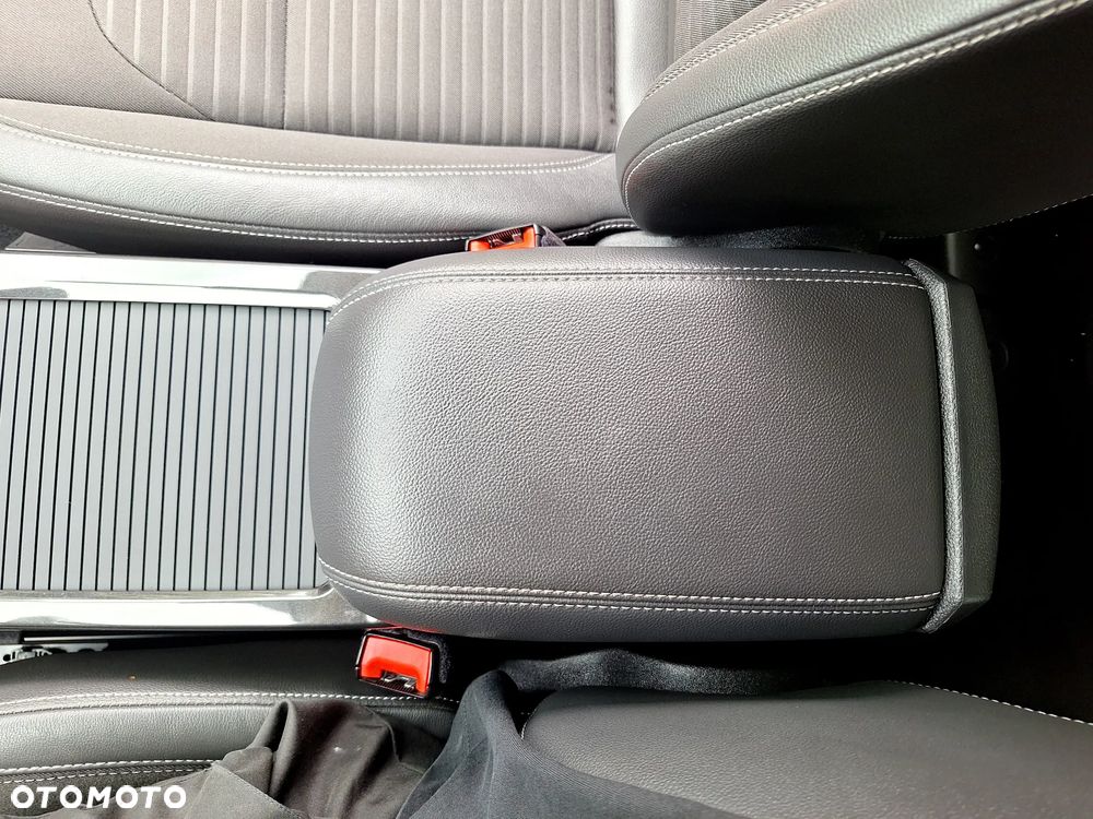 Ford Kuga 1.5 EcoBoost 2x4 Titanium - 31