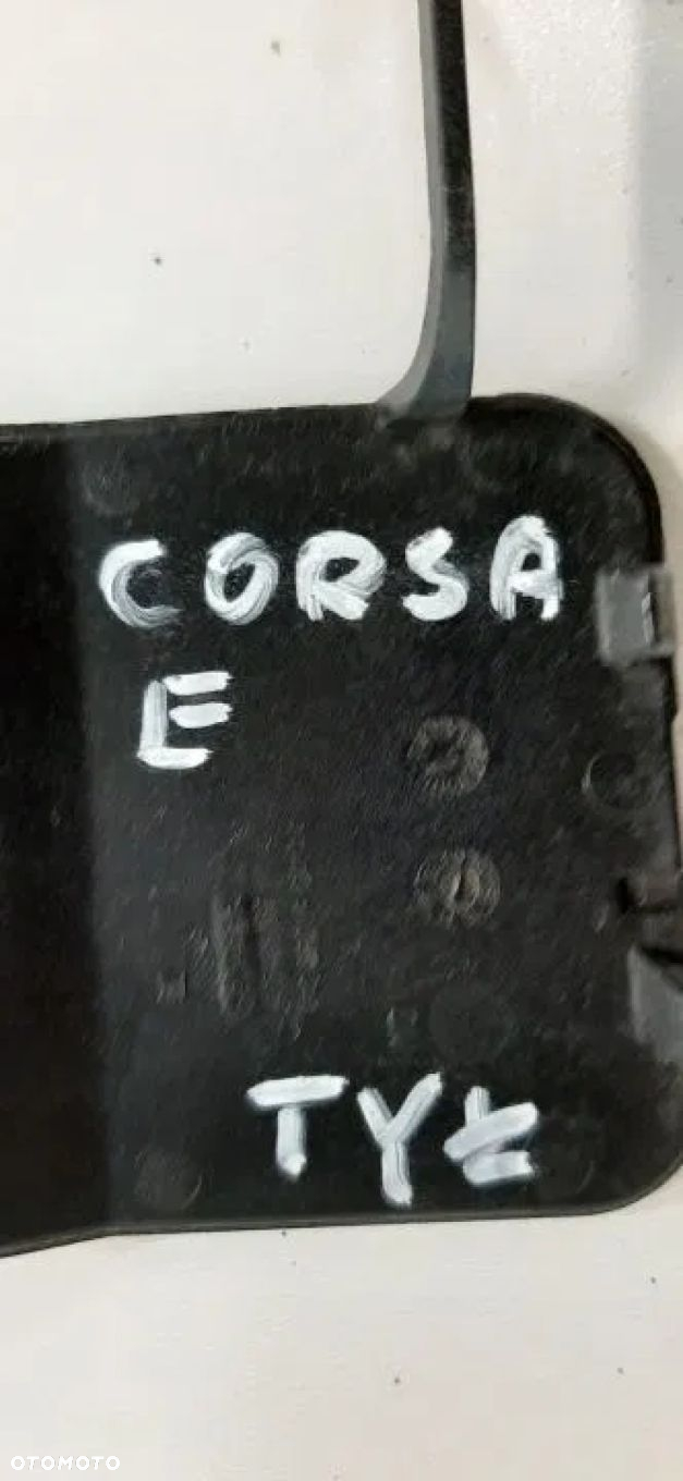 ZAŚLEPKA ZDERZAKA HAKA TYŁ OPEL CORSA E - 2