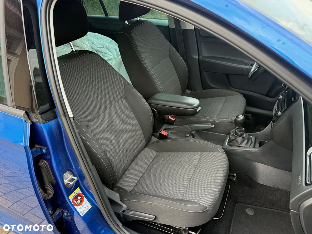 Skoda RAPID Spb 1.2 TSI Active Max - 9