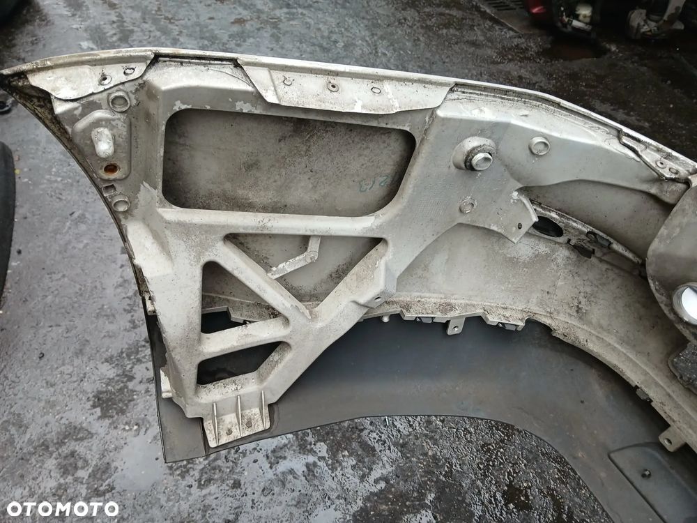 Ford Focus Mk2 Kombi zderzak tylny - 8
