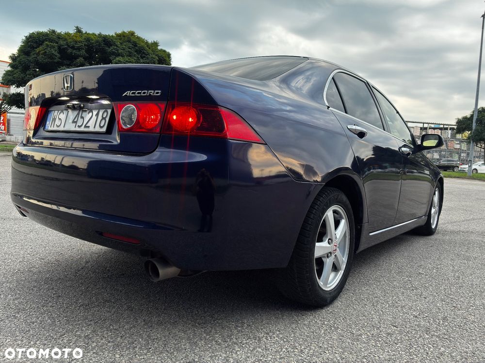 Honda Accord 2.0 Sport - 11