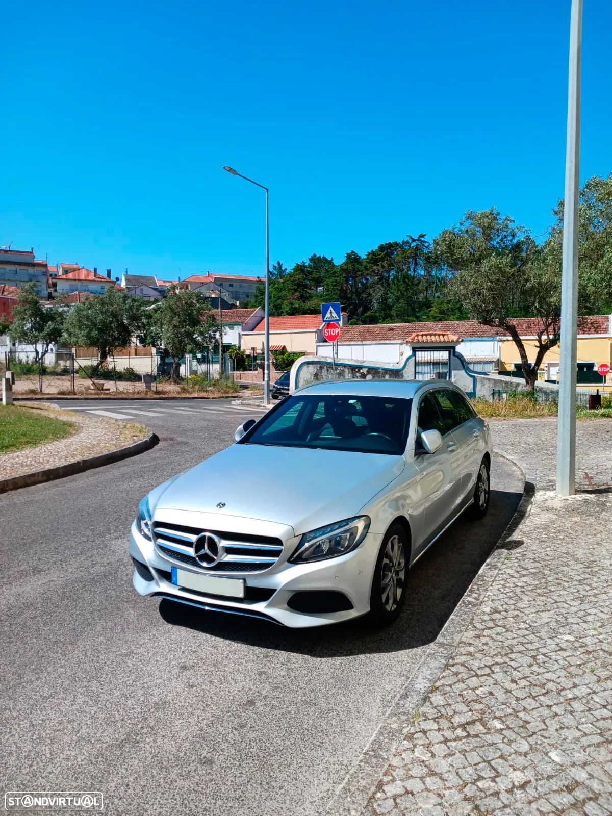 Mercedes-Benz 220 - 1