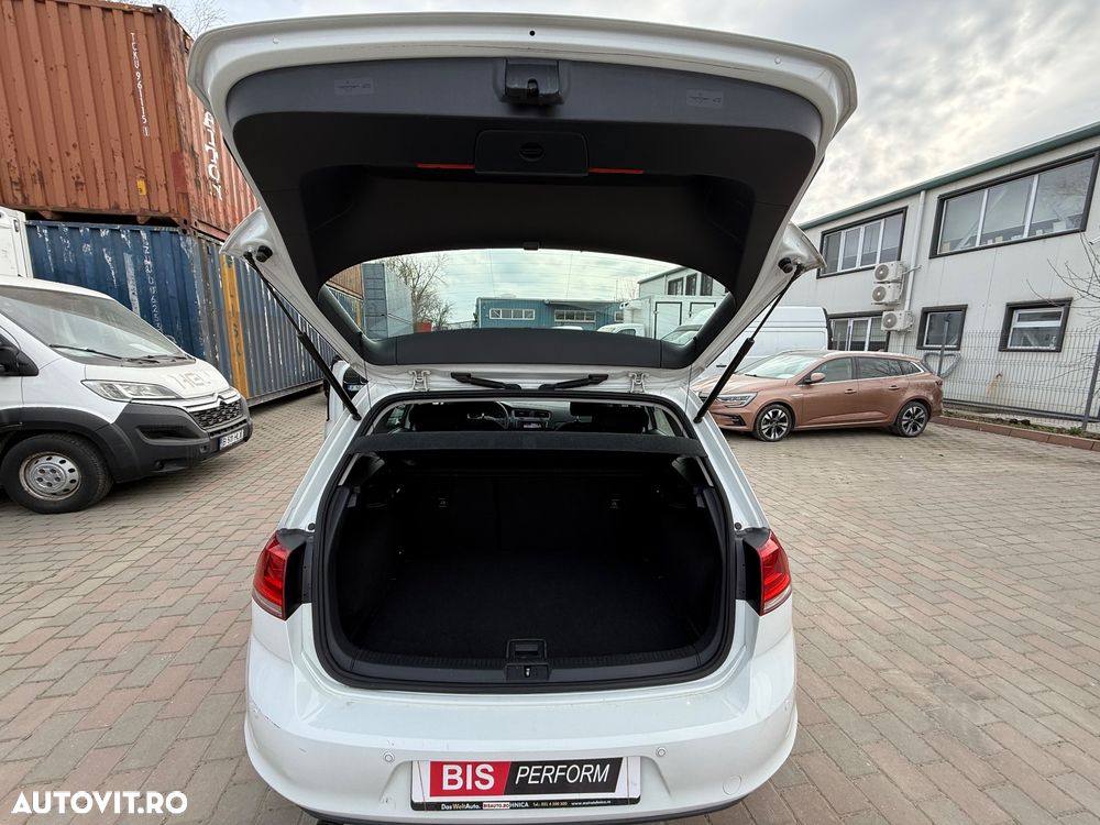 Volkswagen Golf - 19