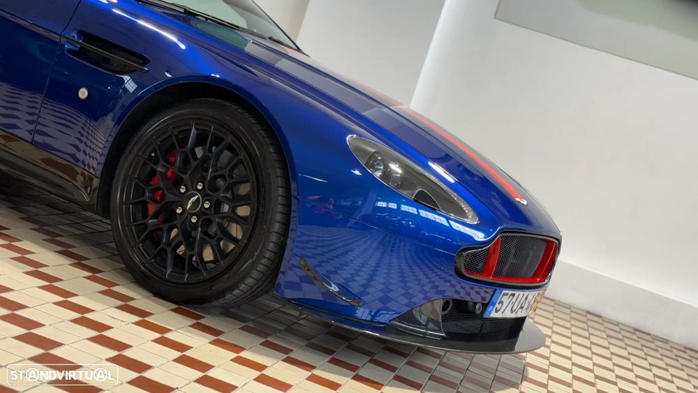 Aston Martin Vantage Coupe - 18