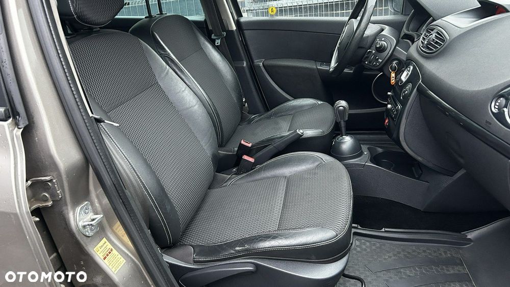 Renault Clio - 15