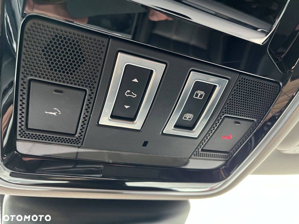 Land Rover Range Rover Velar 2.0 SD4 - 25