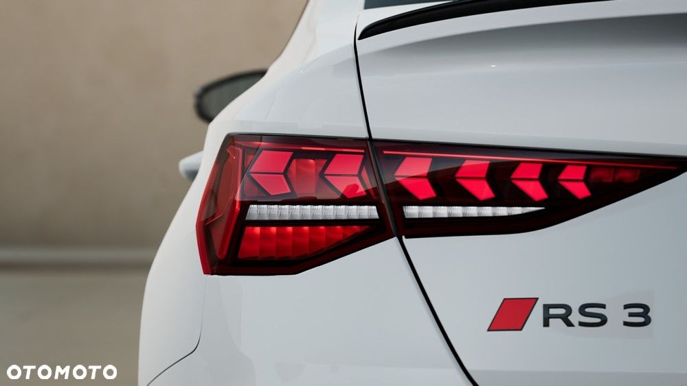 Audi RS3 Limousine - 8