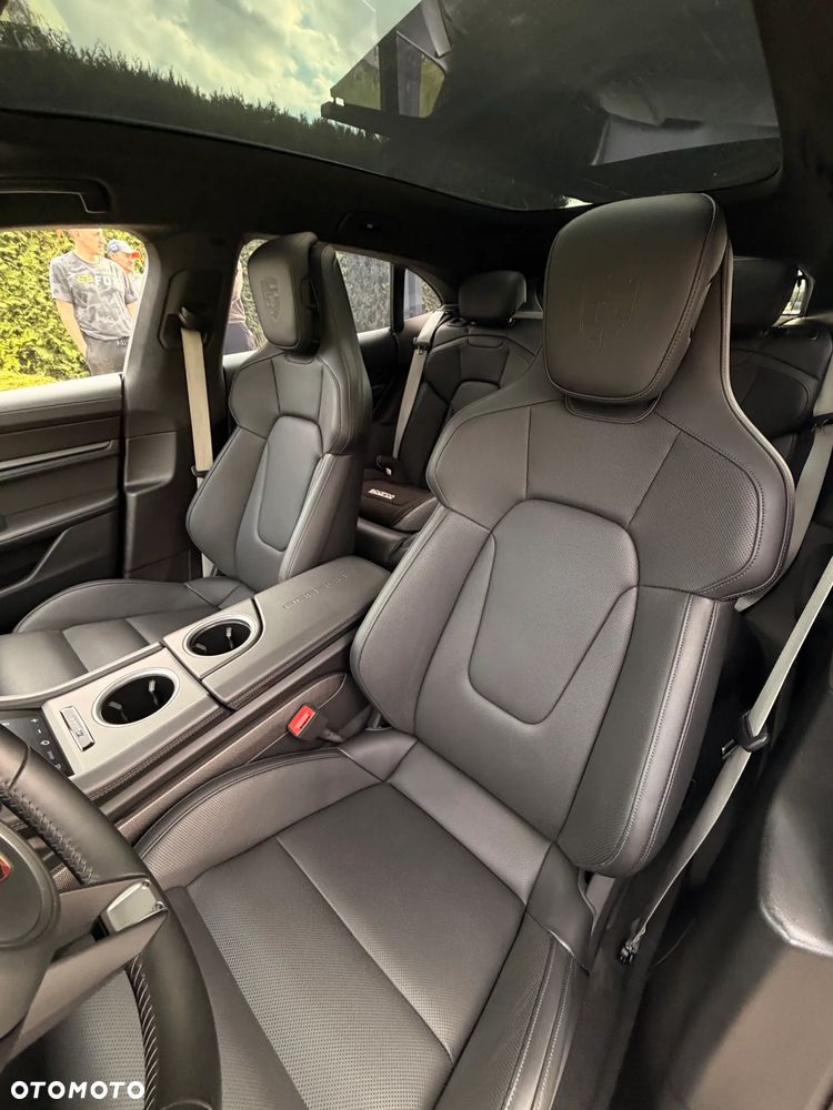Porsche Taycan - 5