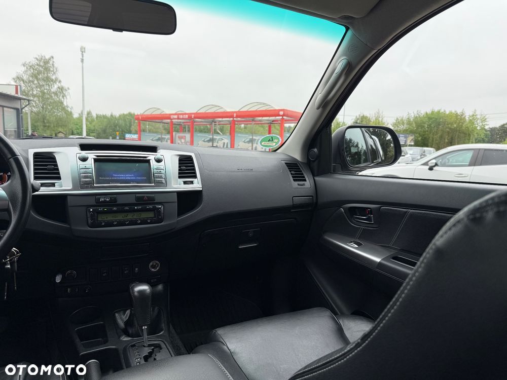 Toyota Hilux - 15