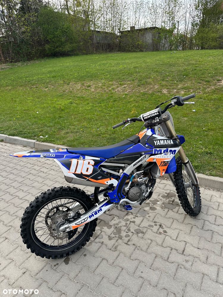 Yamaha YZF - 6