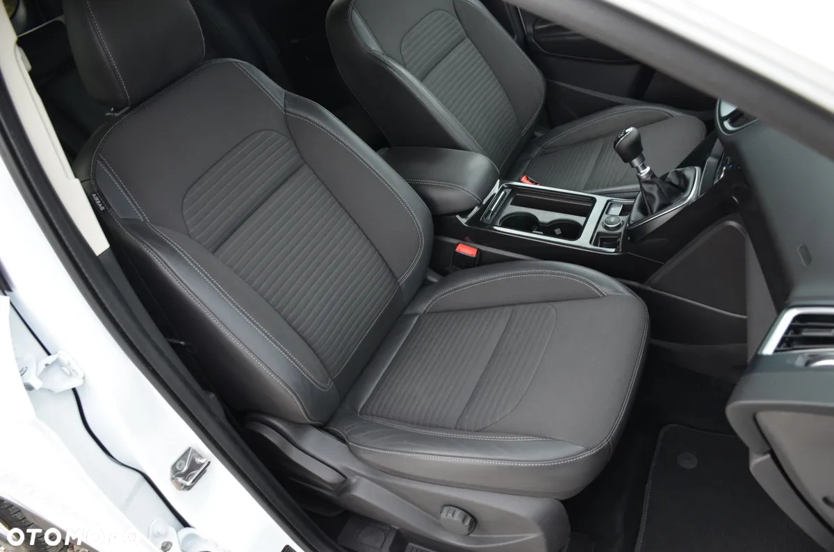 Ford Kuga 1.5 EcoBoost 2x4 Business Edition - 28
