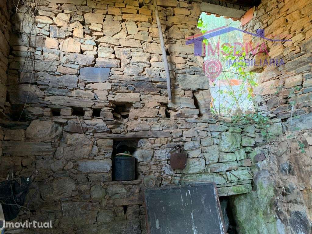 Casa de pedra com terreno de 5000m2 - Grande imagem: 4/16